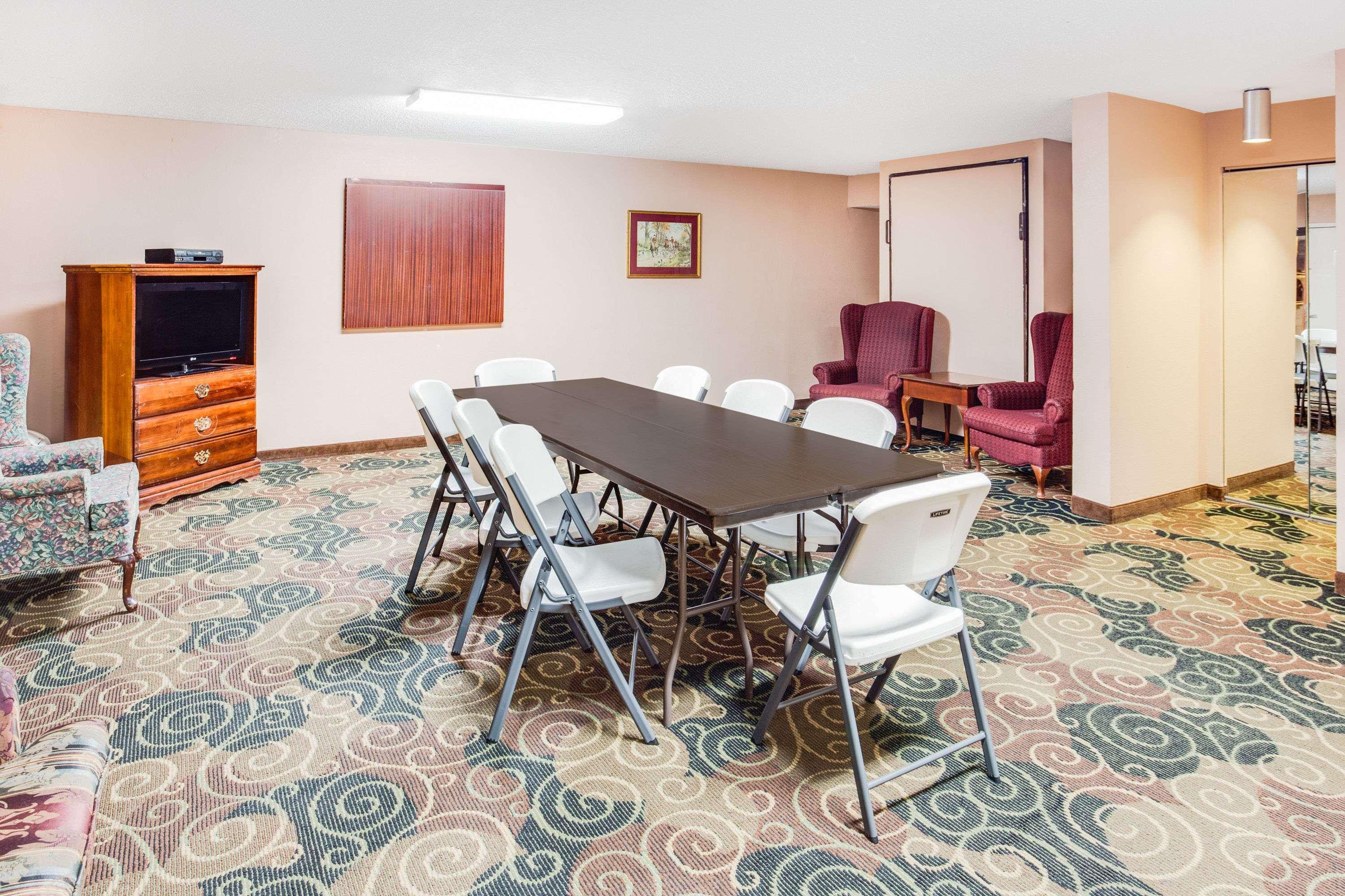 Days Inn By Wyndham Greenville Ms Exterior foto