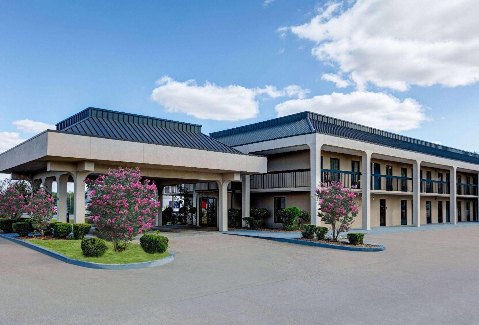 Days Inn By Wyndham Greenville Ms Exterior foto
