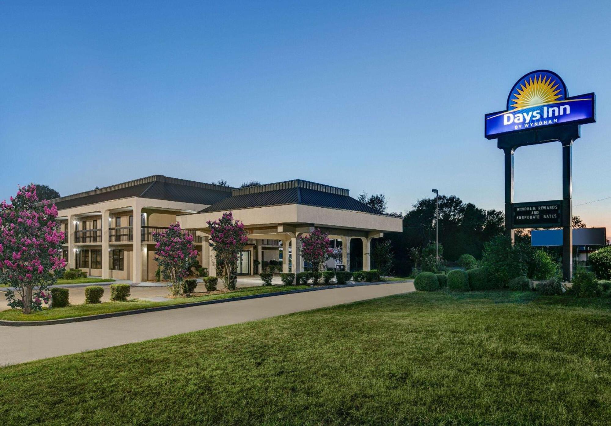 Days Inn By Wyndham Greenville Ms Exterior foto